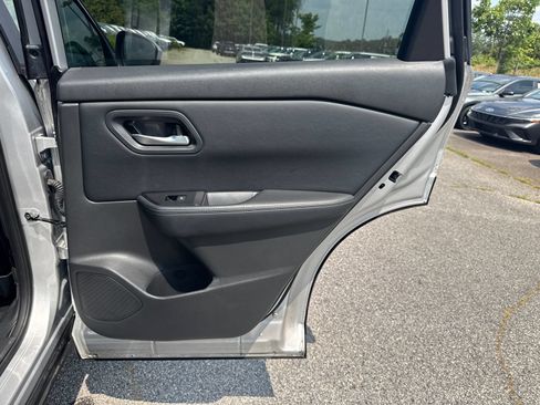 Used 2025 Nissan Rogue SV FWD image 16