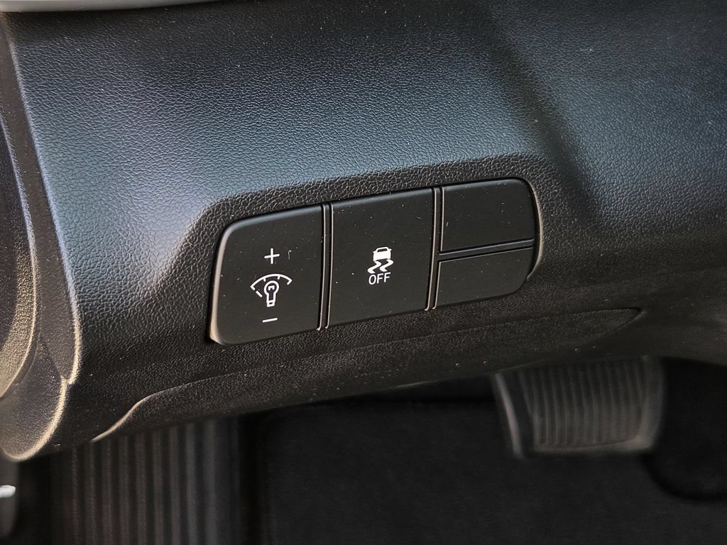 Used 2024 Hyundai Elantra SEL FWD image 18
