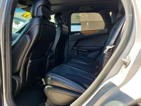 Used 2019 Lincoln MKC Reserve FWD image 10