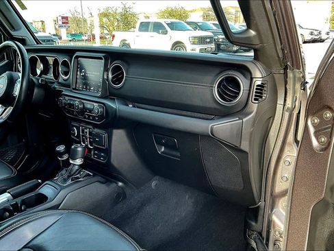 Used 2021 Jeep Wrangler Unlimited Sahara w/ Cold Weather Group AWD/4WD image 15