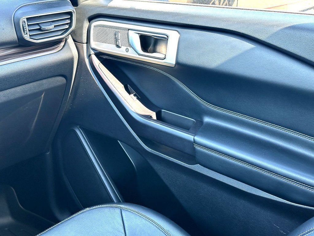 Used 2020 Ford Explorer Limited RWD image 29