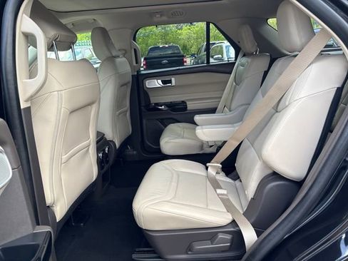 Used 2021 Ford Explorer Platinum AWD/4WD image 22