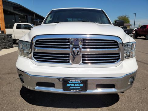 Used 2019 RAM 1500 Classic SLT w/ SLT Plus D￩cor Group image 2