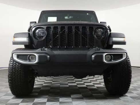 Used 2021 Jeep Gladiator Sport image 2