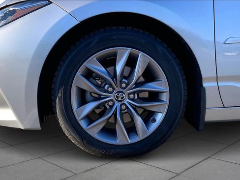 Used 2020 Toyota Avalon XLE image 10