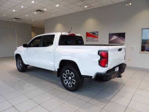 Used 2025 Chevrolet Colorado Z71 AWD/4WD image 6