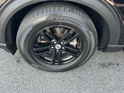 Certified 2023 Ford Explorer XLT image 35