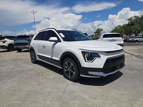 New 2026 Kia Niro EX FWD image 2
