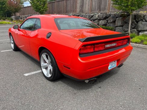 Used 2009 Dodge Challenger SRT8 RWD image 4