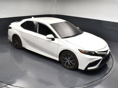 Used 2021 Toyota Camry SE FWD image 39