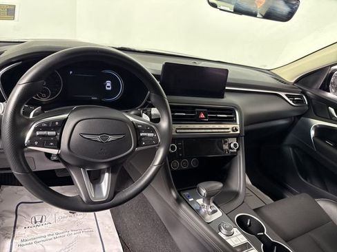 Used 2025 Genesis G70 2.5T image 16