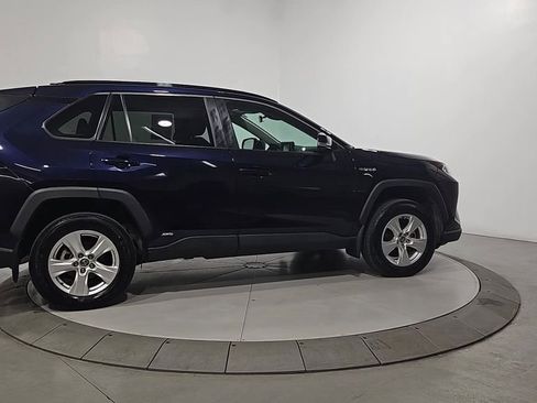 Used 2021 Toyota RAV4 XLE w/ Convenience Package image 6