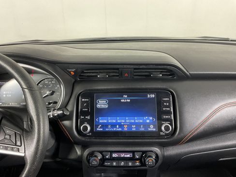 Used 2021 Nissan Kicks SR w/ SR Premium Package FWD image 13