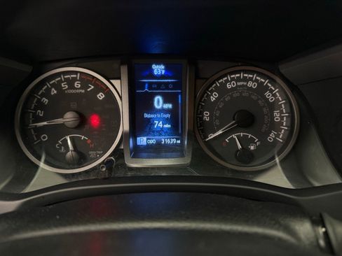 Used 2023 Toyota Tacoma TRD Off-Road image 13