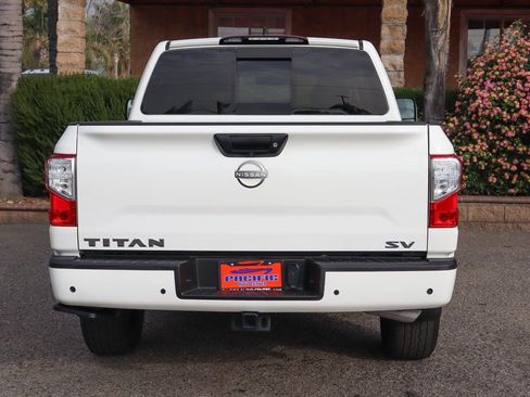 Used 2023 Nissan Titan SV w/ SV Convenience Package image 7