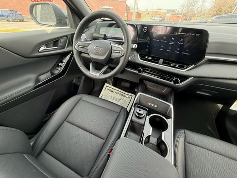 New 2026 Chevrolet Equinox LT w/ Convenience Package II image 3