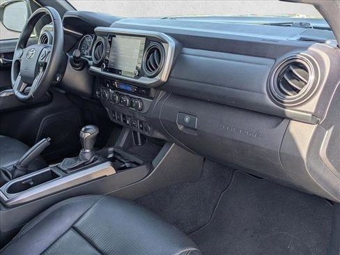 Used 2020 Toyota Tacoma Limited image 21