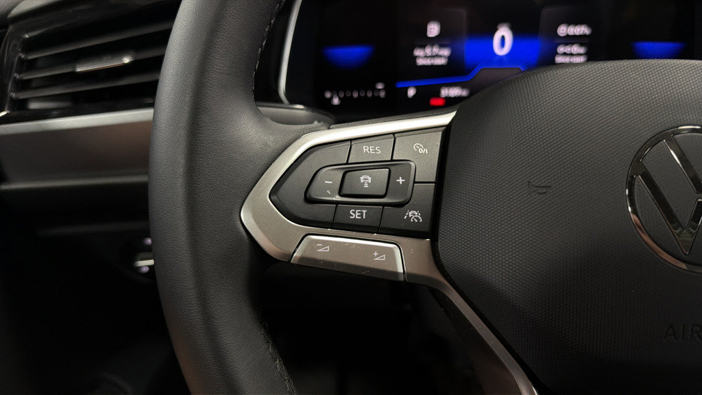 Certified 2023 Volkswagen Jetta SE w/ Panoramic Sunroof Package FWD image 24
