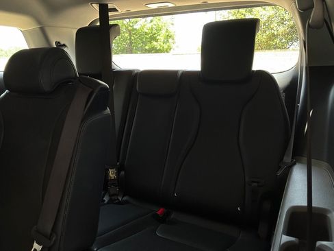 Used 2026 Kia Carnival FWD image 13