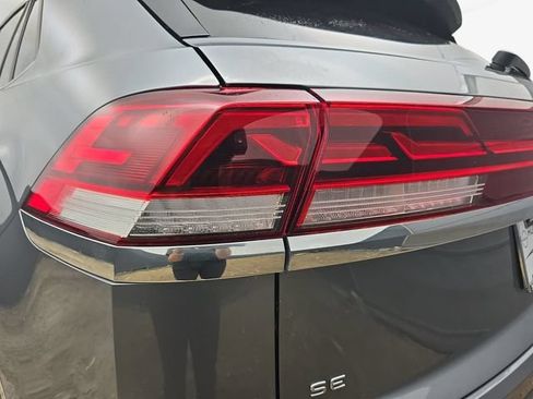 Used 2024 Volkswagen Atlas Cross Sport SE FWD image 34