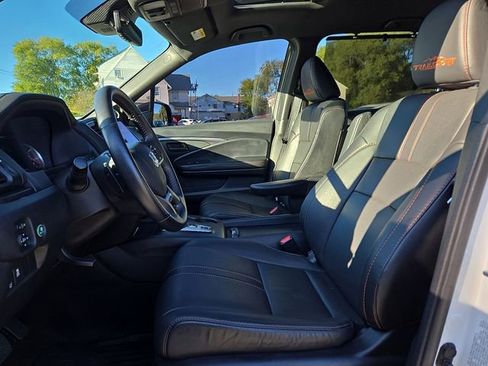 Used 2022 Honda Pilot TrailSport image 13