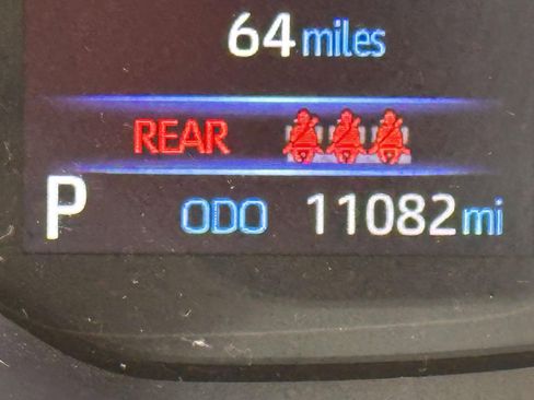 Used 2022 Toyota Corolla Cross LE image 30