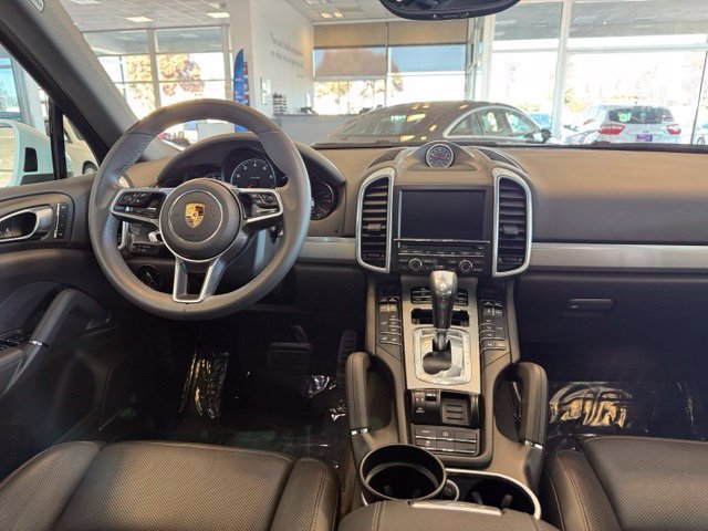 Used 2016 Porsche Cayenne AWD/4WD image 25