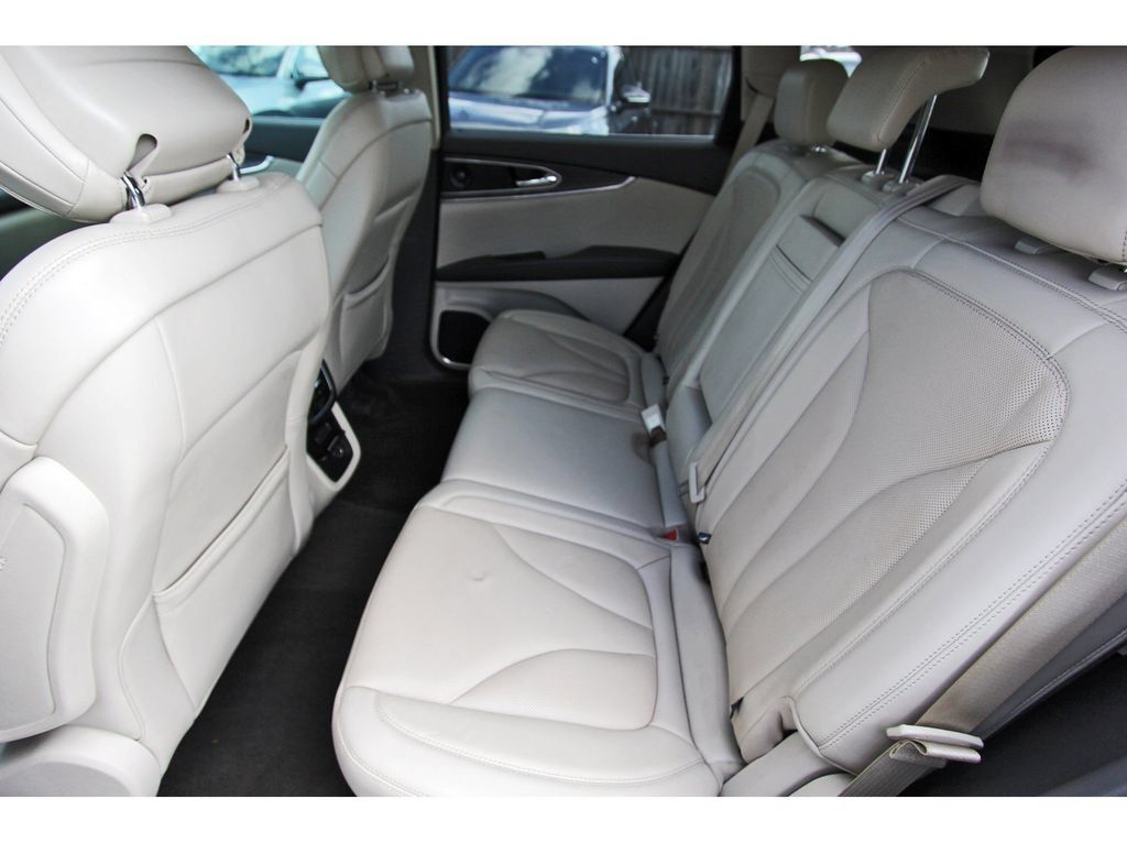 Used 2020 Lincoln Nautilus Reserve w/ Cargo Utility Package FWD image 10