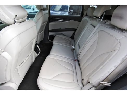 Used 2020 Lincoln Nautilus Reserve w/ Cargo Utility Package FWD image 10