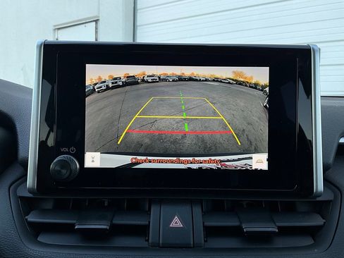 Used 2025 Toyota RAV4 XLE image 32