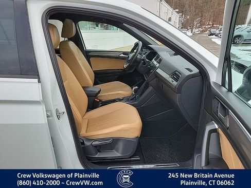 Certified 2022 Volkswagen Tiguan SE R-Line image 16