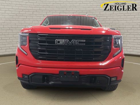 Used 2023 GMC Sierra 1500 Elevation image 2