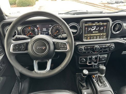 Used 2023 Jeep Wrangler Altitude image 23