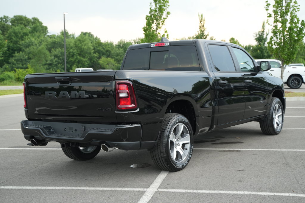 New 2026 RAM 1500 Express AWD/4WD image 7