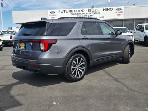 New 2026 Ford Explorer ST-Line image 4