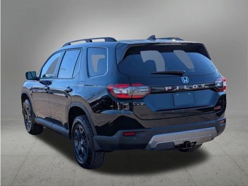 New 2026 Honda Pilot TrailSport image 3