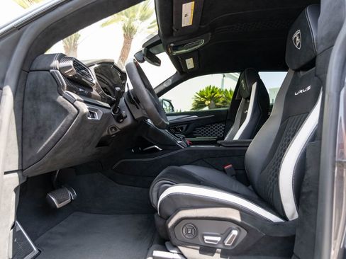 Used 2024 Lamborghini Urus Performante AWD/4WD image 16