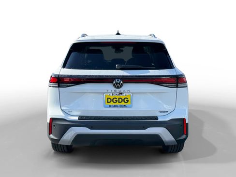 New 2026 Volkswagen Tiguan SE image 4