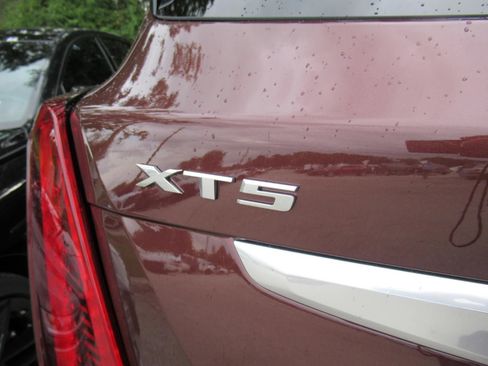 Used 2023 Cadillac XT5 Premium Luxury FWD image 7