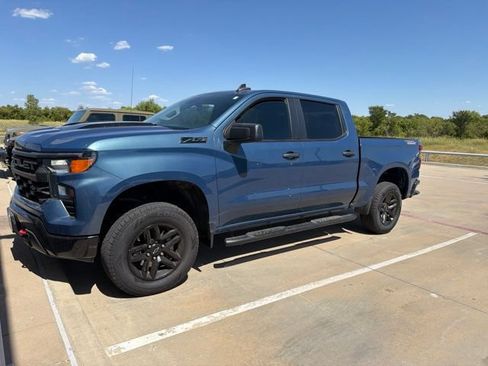 Used 2024 Chevrolet Silverado 1500 Custom Trail Boss w/ LPO, Dark Essentials Package AWD/4WD image 3