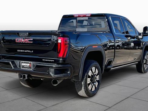 Used 2024 GMC Sierra 3500 Denali w/ Technology Package image 12