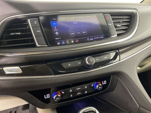 Used 2020 Buick Enclave Essence AWD/4WD image 28