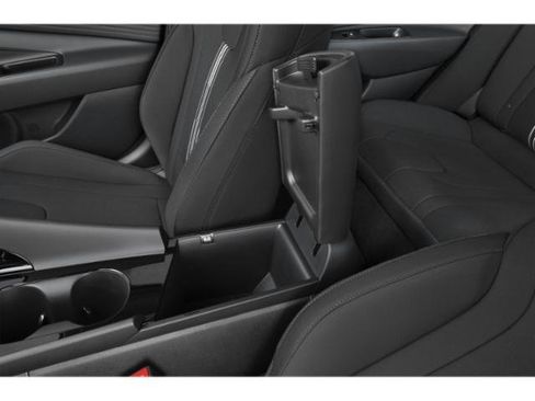 Used 2025 Hyundai Elantra SEL w/ Cargo Package image 16