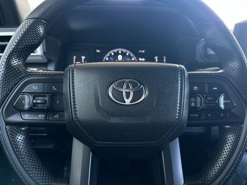 Used 2025 Toyota Tacoma SR5 AWD/4WD image 20