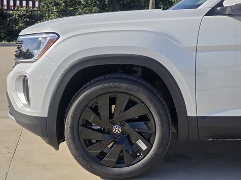 New 2026 Volkswagen Atlas SE FWD image 6