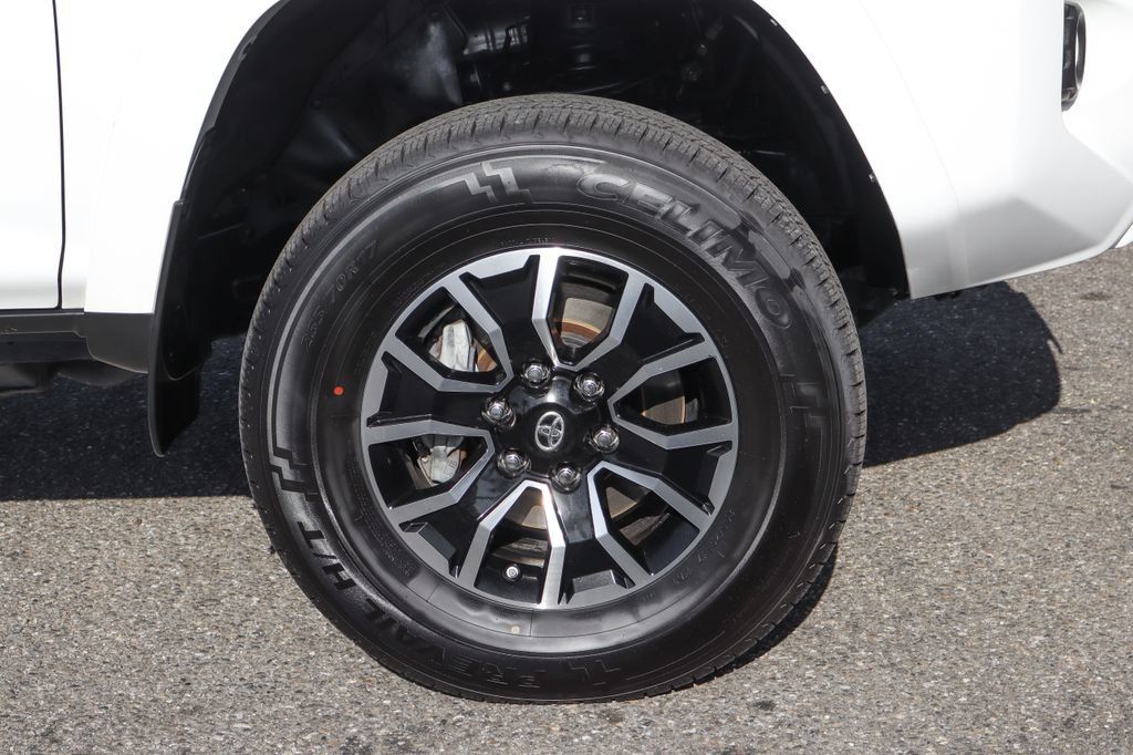 Used 2021 Toyota 4Runner SR5 AWD/4WD image 45