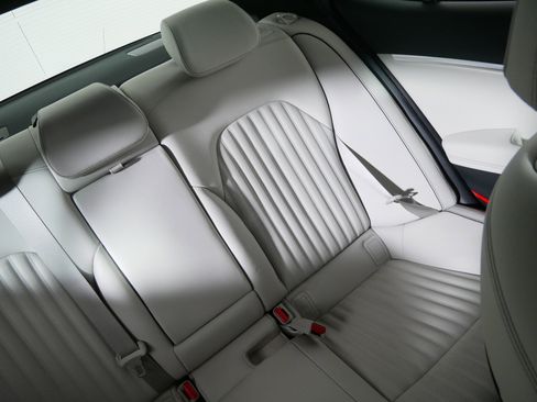 Used 2025 Genesis G70 2.5T w/ Sport Prestige Package image 14