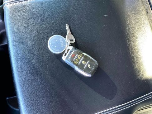 Used 2019 RAM 1500 Laramie image 14