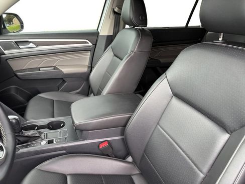 Certified 2023 Volkswagen Atlas SE FWD image 14