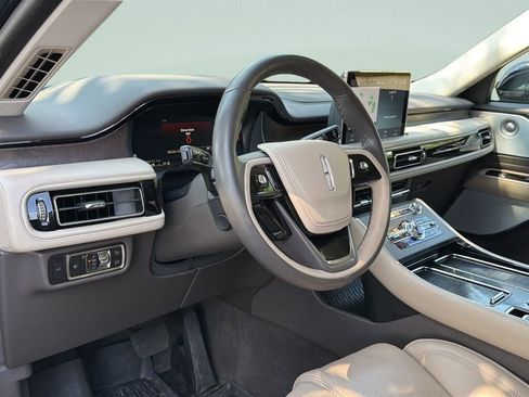 Used 2023 Lincoln Aviator Reserve w/ Equipment Group 201A image 4